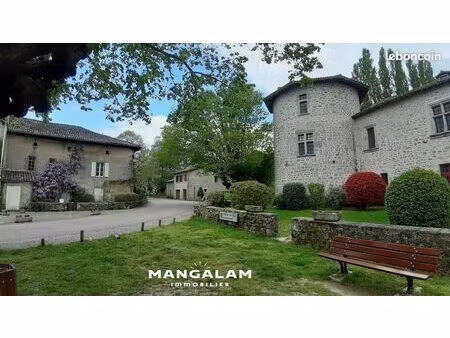 exclusivité - magnifique maison ancienne à rénover avec grange et jardin - mortemart