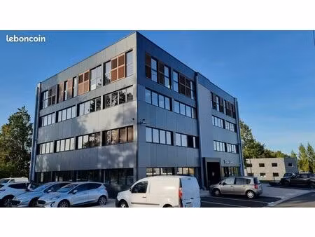 a saisir : plateau de bureaux neufs - parkings - tresses / bordeaux rive droite