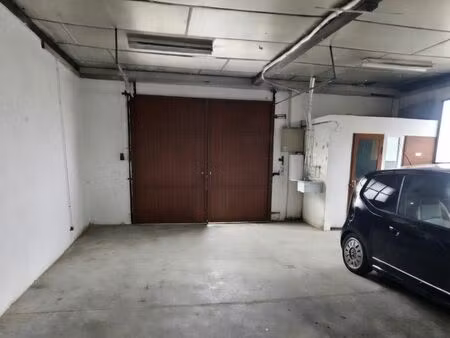 atelier / entrepôt / local commercial 64 m²