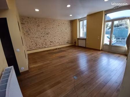 local commercial de 50 m2 centre de castelnau de medoc