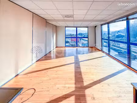 bureaux 231 m² sillingy