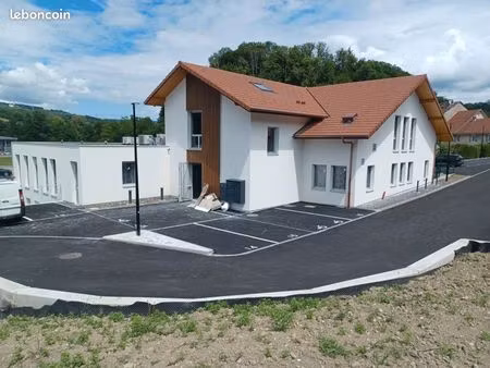 location cabinet maison santé de sallenoves 74