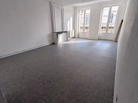 location appartement au centre ville au calme