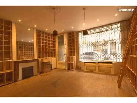 local commercial 52m2 proche tourny