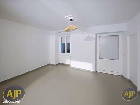 local commercial 45 m² carquefou