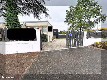 local commercial 82 m² merignac