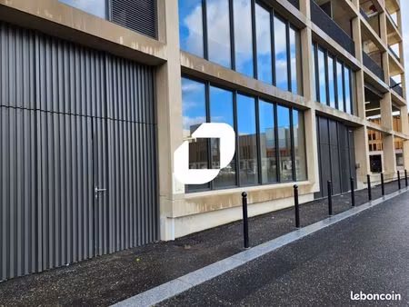 local d'activité 2 287 m²