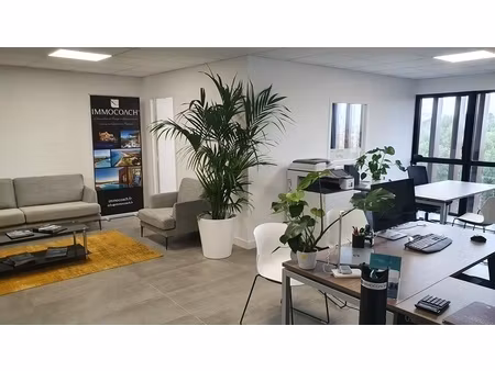 bureau à louer dans le pôle d'activités