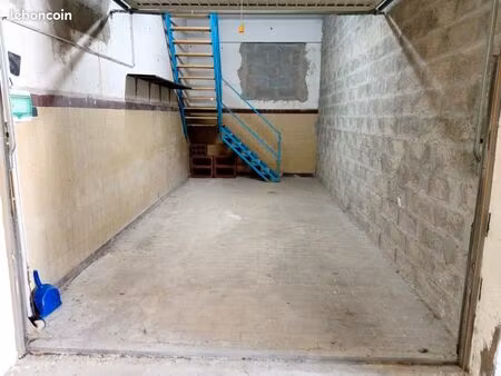 grand garage / entrepôt / box