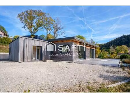 maison bois lumineuse à entre-deux-monts