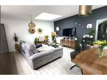 charmante maison familiale de 115 m² avec 4 chambres et cour