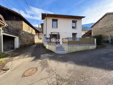 a vendre : maison de village individuelle avec 2 terrasses + gar