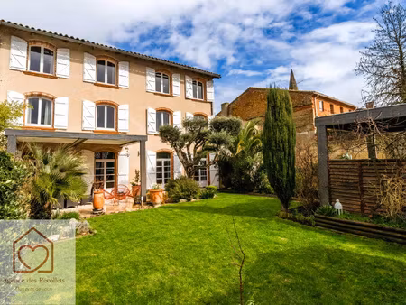 demeure saint nicolas de la grave 340 m2