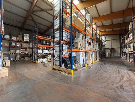 a vendre - bâtiment indépendant de 1 657 m²