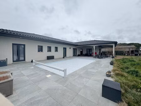 à vendre : coup de coeur proche de belpech maison recente avec piscine et jardin