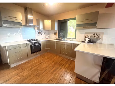 à louer une maison meublee de type 7 d'environ 150.44 m2 -