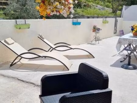 a louer à l année t3 meublé