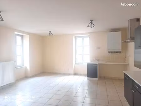 auvergne  exceptionnel  à 15 mn du puy en velay  duplex 4 pièces  3 chambres· 110 m²
