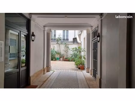 cave spacieuse 11 m2 à louer 75009 paris