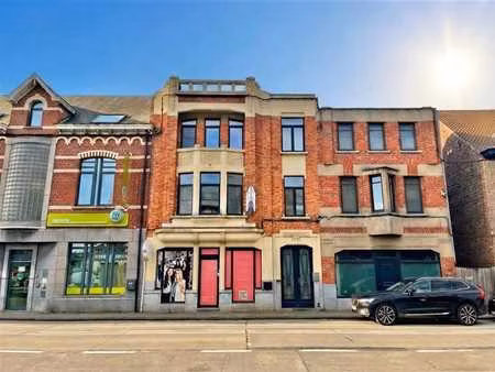 rez commercial de 232 m² sur 4a 10ca avec grand jardin !