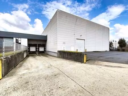logistiek hoogbouw magazijn van 4.025 m² te huur nabij de...