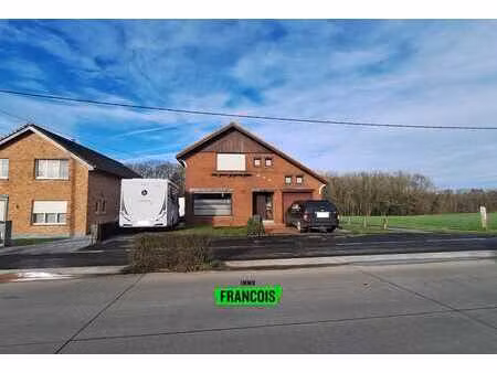 spacieuse maison individuelle avec trois chambres et garage…