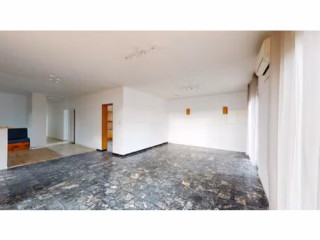 appartement 5 chambres avec places de parkings