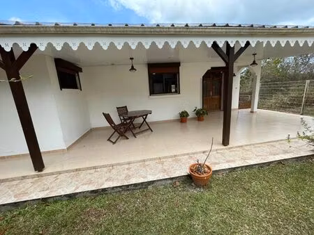 location appartement 4 pièces 100 m2 à rivière-salée