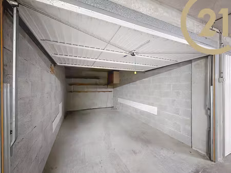 exclusivité fréjus - garage de 15 18m2 dans copropriété