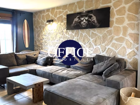 avion – élégant semi plain-pied rénové avec jardin paysagé et sous-sol complet