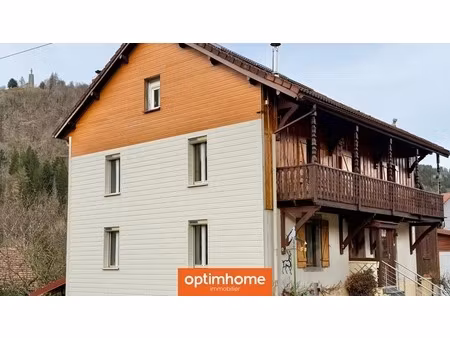 ensemble immobilier avec grande maison familiale + gîte rentable + dépendances – volumes  