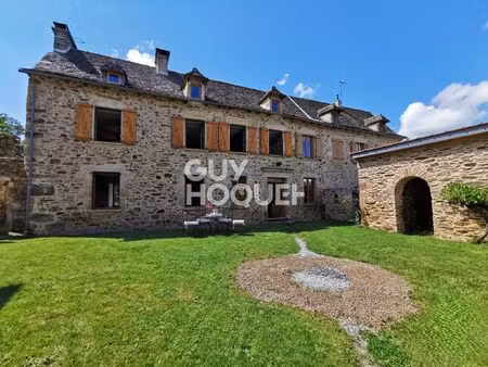 ancien corps de ferme en pierres rénové – bien de caractère exceptionnel à rignac (aveyron