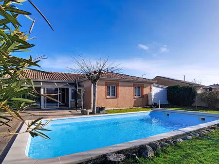 a vendre - maison de plain-pied avec piscine - 3 chambres - saint lys (31470)