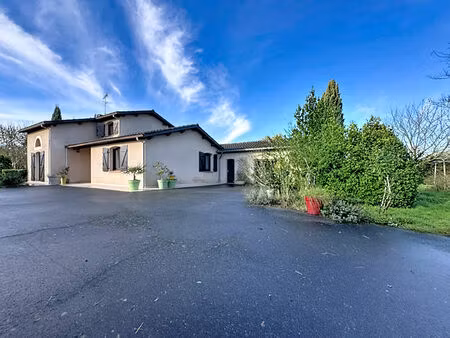 a vendre maison montbartier (82)  140 m2  4 chambres  bureau  piscine  cave et garage