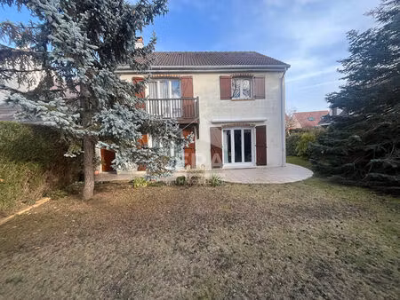 maison spacieuse à vendre à villepreux - 4 chambres  jardin et garage