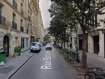 local commercial avec terrasse – quartier central et dynamique