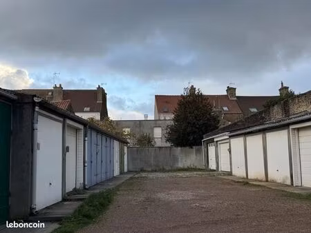 parking/box 1 pièce 15 m²