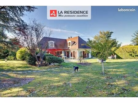 maison 9 pièces 230 m²