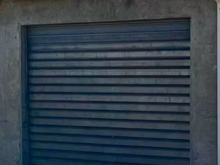 box / garage fermé 17 m² – sécurisé – 190 /mois – disponible