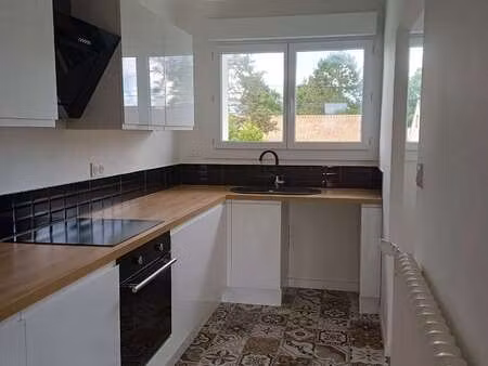 location maison à challans (85300) : à louer / 110m² challans