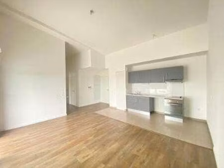 location appartement 3 pièces à vannes conleau - cliscouët (56000) : à louer 3 pièces / 58