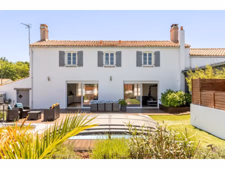 vente maison piscine à bois-de-céné (85710) : à vendre piscine / 200m² bois-de-céné