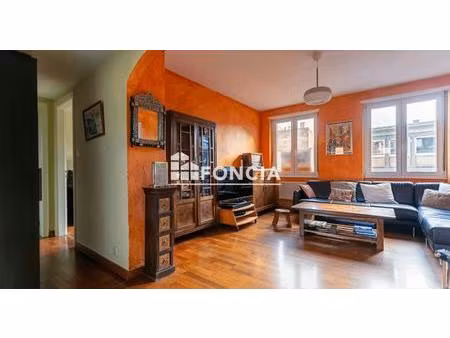 3 pieces lumineux au calme en hyper centre