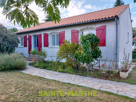 celles-sur-belle. pavillon sur sous-sol.