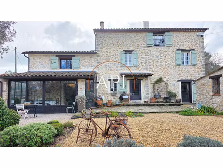 bastide en pierre à fayence