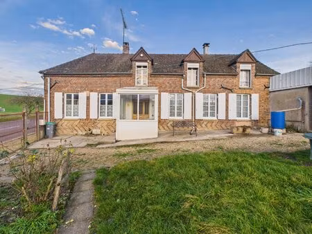 charmante longère en briques apparentes