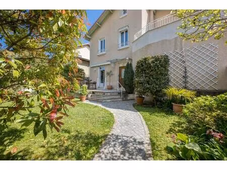 lyon 3 montchat chambovet – maison t8 avec jardin paysagé