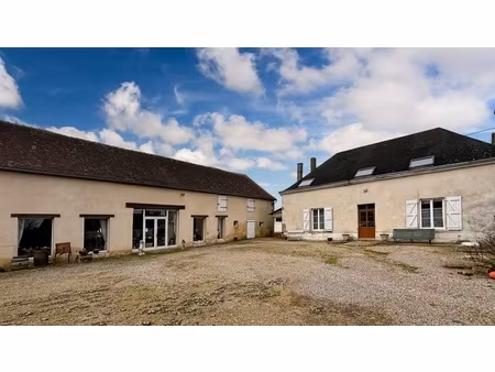 piacé 72 maison à vendre 5 chambres et de nombreuses dépendances