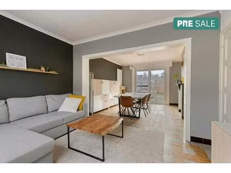 instapklare gezinswoning met gezellige tuin in torhout