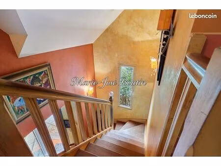 propriété 6 pièces 300 m²